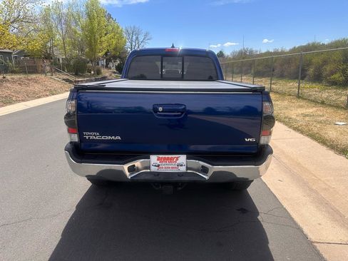 Used 2014 Toyota Tacoma 4x4 Double Cab w/ TRD Sport Package image 4