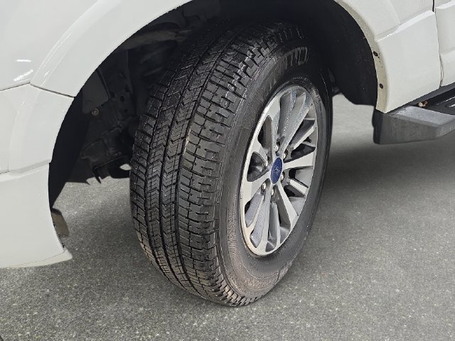Used 2017 Ford Expedition XLT AWD/4WD image 29