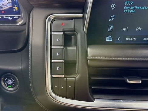Used 2023 Chevrolet Suburban Z71 w/ Z71 Off-Road Package AWD/4WD image 19