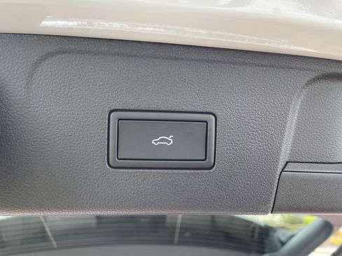 New 2026 Volkswagen Atlas SE image 10