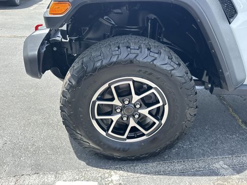 Used 2025 Jeep Wrangler Unlimited Rubicon w/ Convenience Group image 13