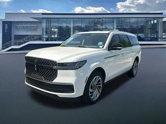 New 2026 Lincoln Navigator L Reserve video 3