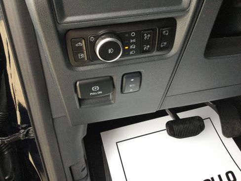 New 2025 Ford F150 Lariat w/ Equipment Group 501A Mid image 11