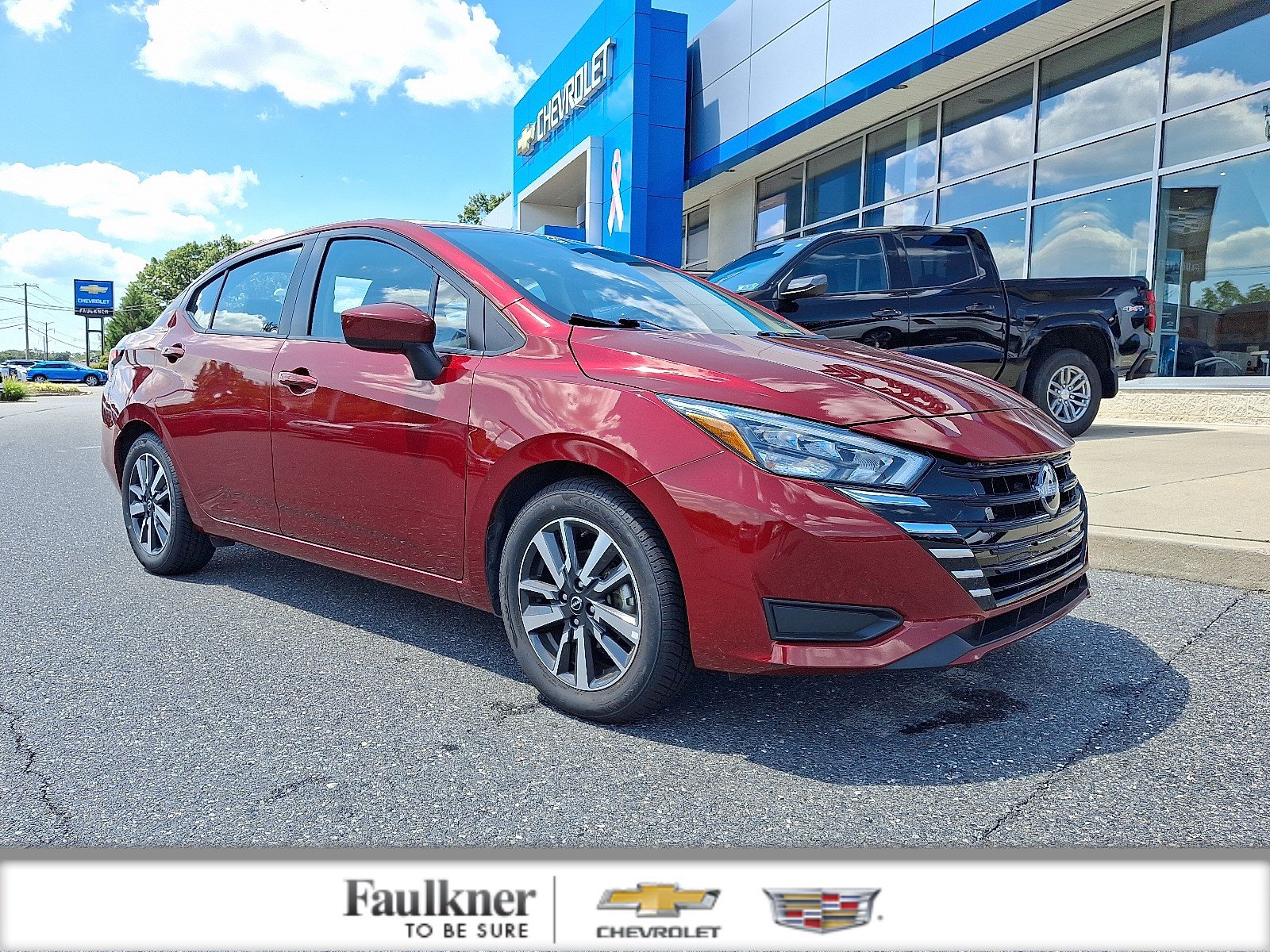 Used 2025 Nissan Versa SV FWD image 1
