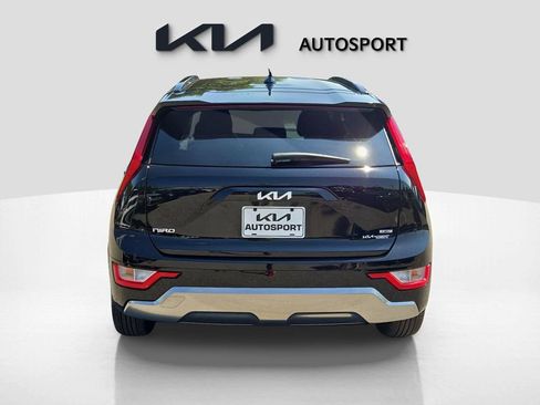 New 2025 Kia Niro SX image 9