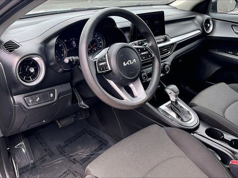 Used 2023 Kia Forte LXS w/ LXS Technology Package FWD image 12