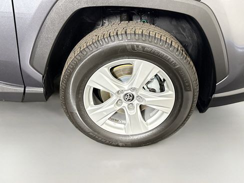 Used 2021 Toyota RAV4 XLE FWD image 32