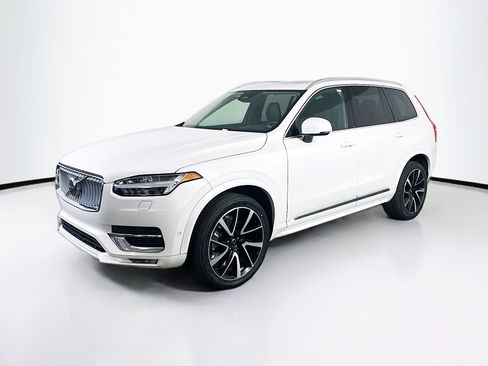 Used 2023 Volvo XC90 B6 Plus AWD/4WD image 3