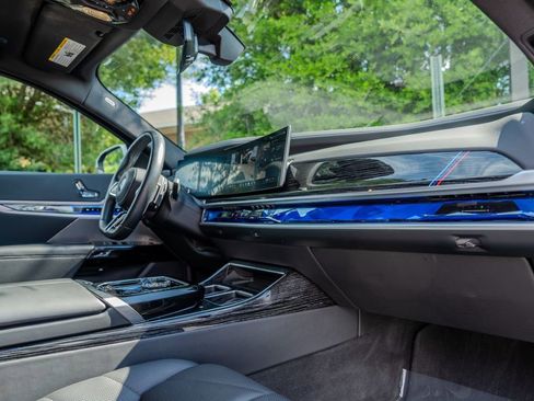 Used 2023 BMW 740i RWD image 26