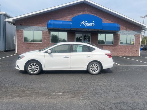 Used 2019 Nissan Sentra SV image 3