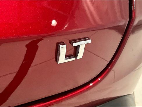 Used 2025 Chevrolet Trax LT FWD image 24