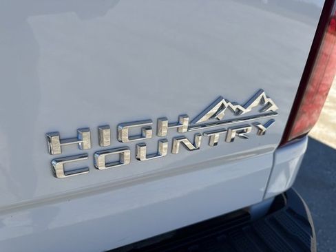 Used 2023 Chevrolet Silverado 2500 High Country image 8