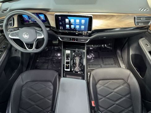 Certified 2024 Volkswagen Atlas SE FWD image 24