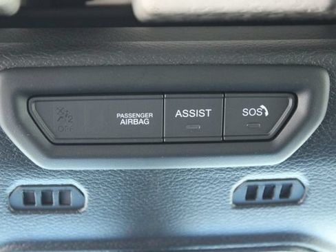 Used 2022 Jeep Wrangler Unlimited Rubicon w/ LED Lighting Group AWD/4WD image 39