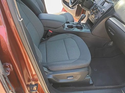 Used 2018 Ford Explorer XLT FWD image 20