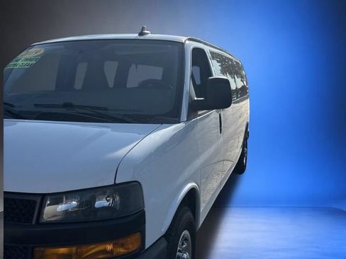 Used 2019 Chevrolet Express 3500 LS RWD image 2