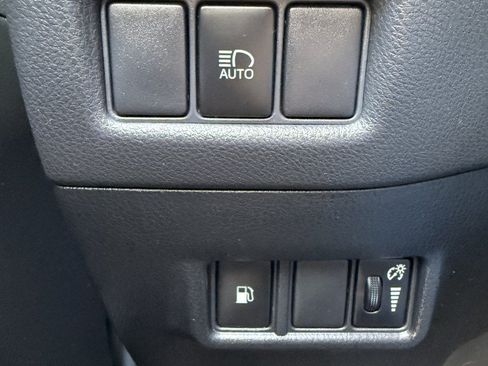 Used 2021 Toyota C-HR LE FWD image 21