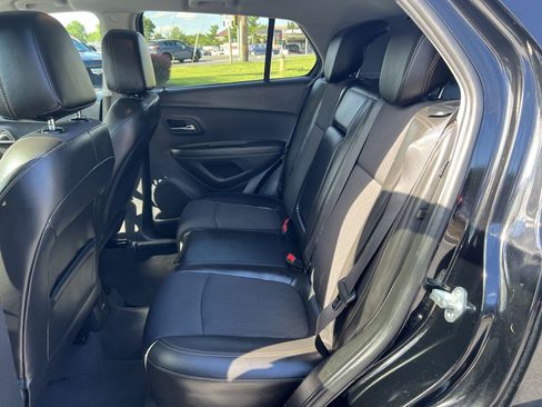 Used 2019 Chevrolet Trax LT w/ LT Convenience Package FWD image 23
