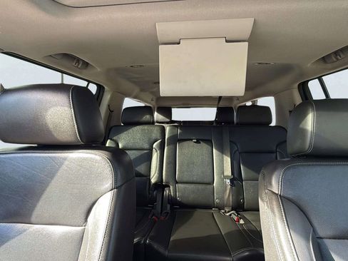 Used 2019 GMC Yukon XL SLT w/ Open Road Package image 9