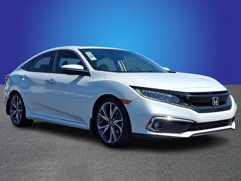 Used 2019 Honda Civic Touring image 3