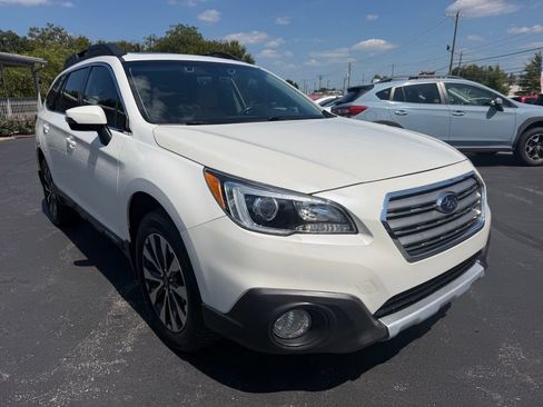 Used 2017 Subaru Outback 2.5i Limited AWD/4WD image 3