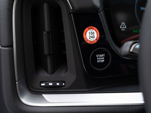 New 2025 Porsche Cayenne image 28