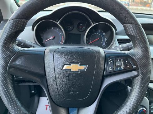 Used 2014 Chevrolet Cruze LS image 26