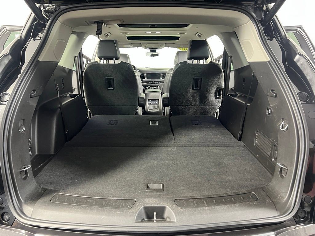 Used 2019 Buick Enclave Avenir w/ Avenir Technology Package AWD/4WD image 15