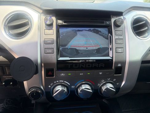 Used 2019 Toyota Tundra SR5 w/ SR5 Upgrade Package AWD/4WD image 7