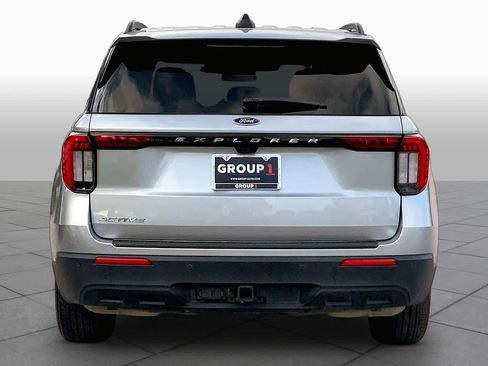 Used 2025 Ford Explorer Active RWD image 5