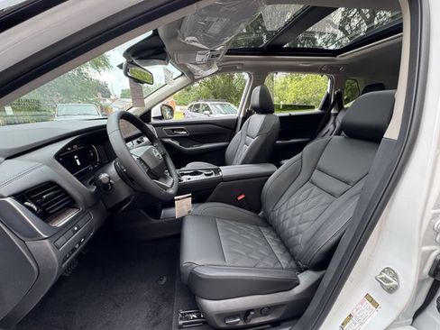 New 2026 Nissan Rogue Platinum AWD/4WD image 32