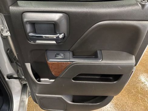 Used 2019 GMC Sierra 1500 SLE w/ SLE Value Package image 23