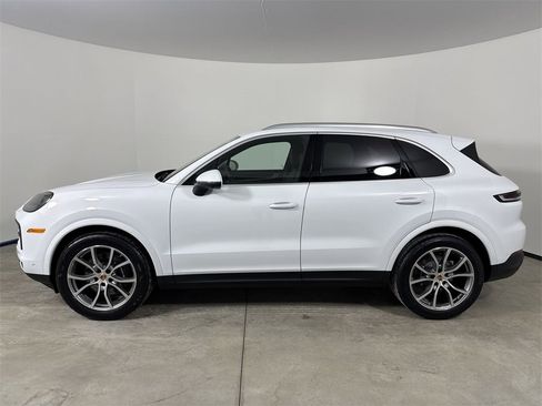 New 2026 Porsche Cayenne image 2