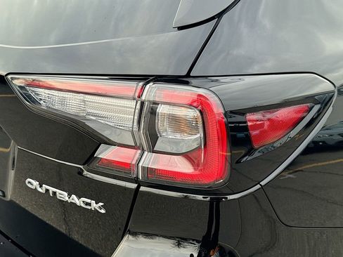 Used 2025 Subaru Outback Limited image 35