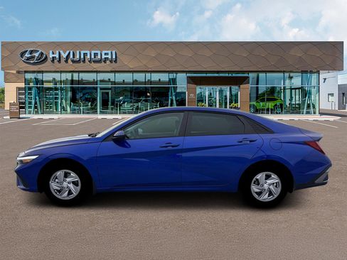 New 2026 Hyundai Elantra SE w/ Cargo Package image 3