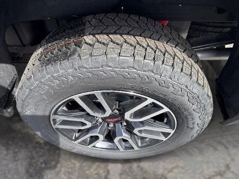 New 2026 GMC Sierra 1500 AT4 w/ AT4 Premium Package AWD/4WD image 9