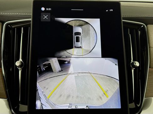 Certified 2026 Volvo XC90 B6 Plus w/ Protection Package Premier AWD/4WD image 13