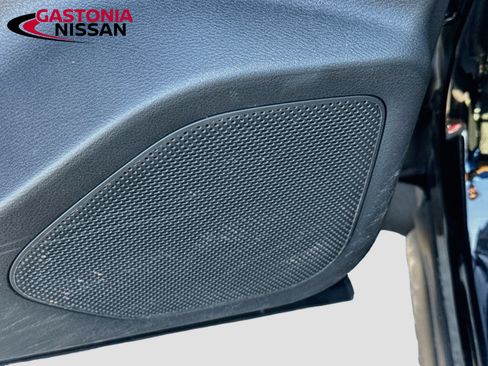 Used 2025 Nissan Rogue SV AWD/4WD image 23