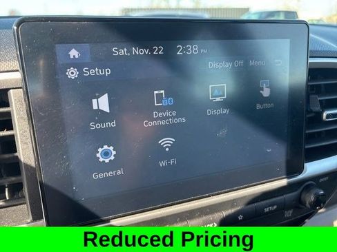 Used 2024 Hyundai Venue SEL image 22