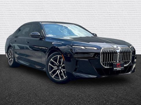 Used 2024 BMW 740i RWD image 3