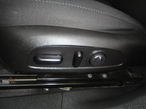 Used 2020 Chevrolet Malibu LT image 11