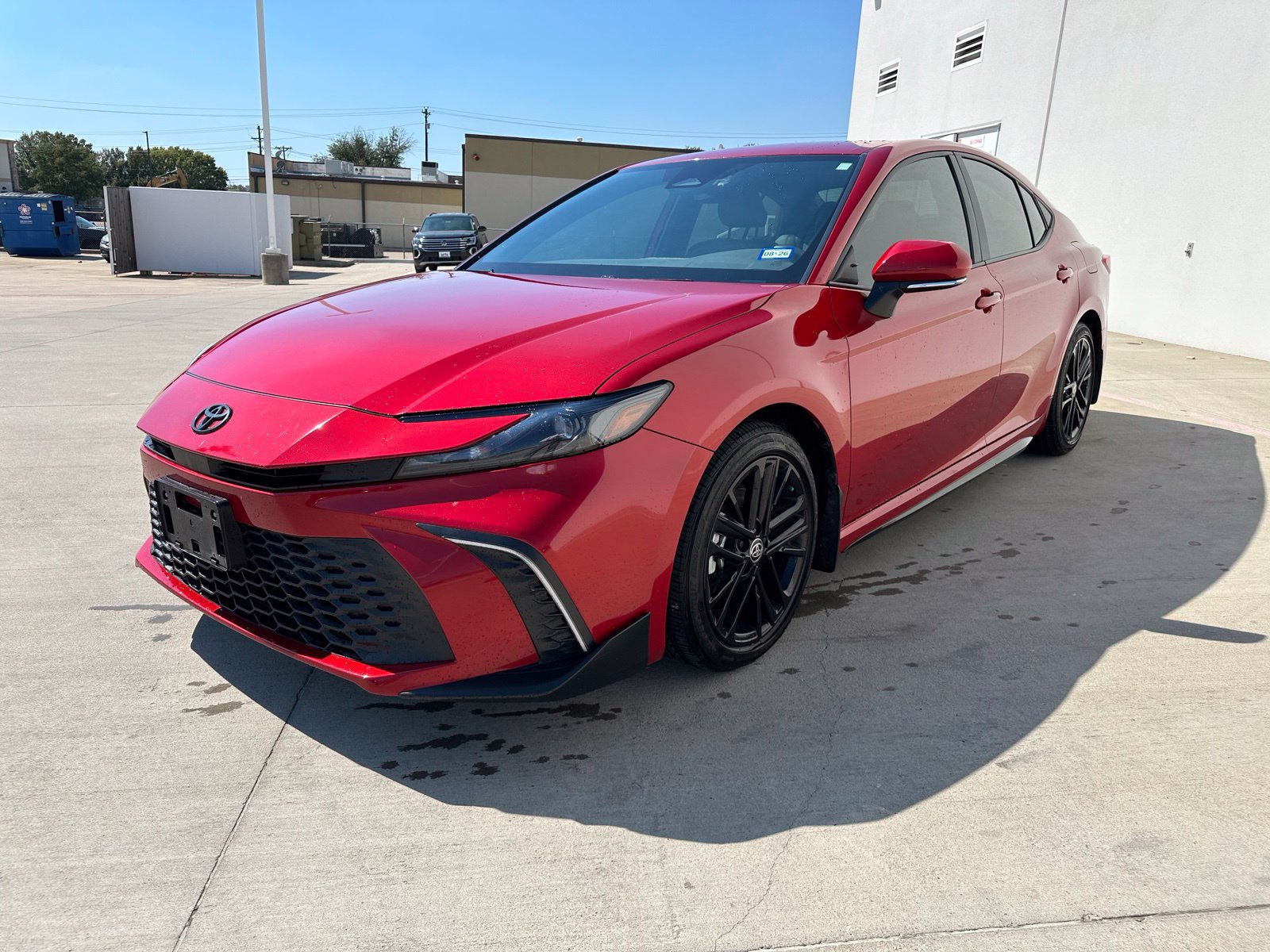 Used 2025 Toyota Camry SE FWD image 3