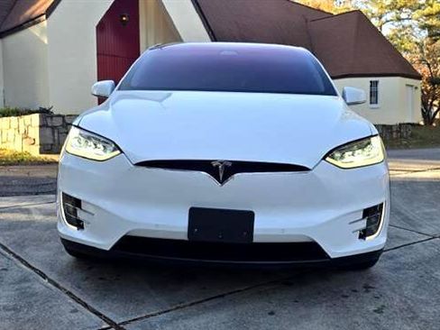 Used 2018 Tesla Model X 75D image 2