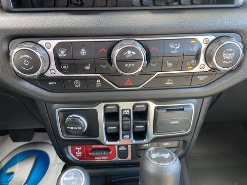 New 2025 Jeep Wrangler Willys image 22