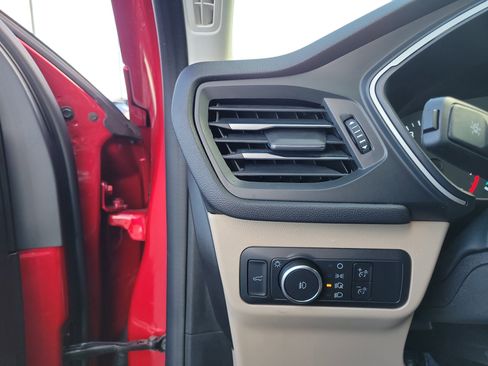 Used 2022 Ford Escape SEL image 20