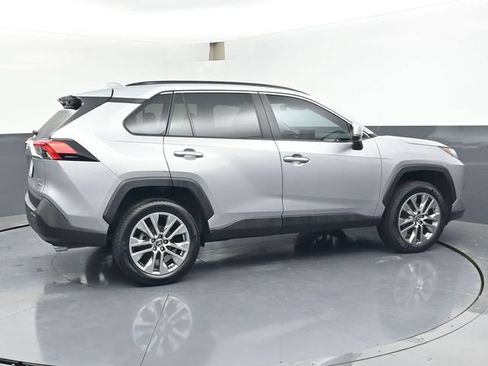 Used 2022 Toyota RAV4 XLE Premium AWD/4WD image 3
