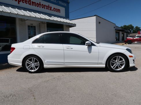 Used 2013 Mercedes-Benz C 250 Sedan image 4