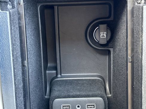 Used 2018 Chrysler 300 Limited w/ Safetytec Plus Group image 29