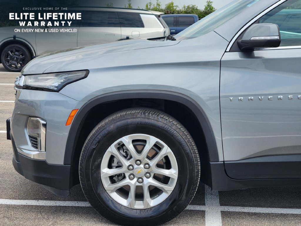 Used 2023 Chevrolet Traverse LS AWD/4WD image 9