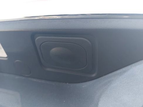 Used 2023 Lincoln Corsair Standard w/ Equipment Group 101A image 13